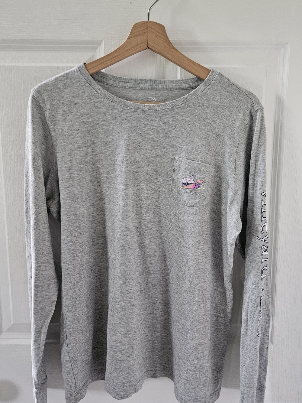 Vineyard Vines Heather Gray Long-Sleeve Pocket Tee with Whale Patch